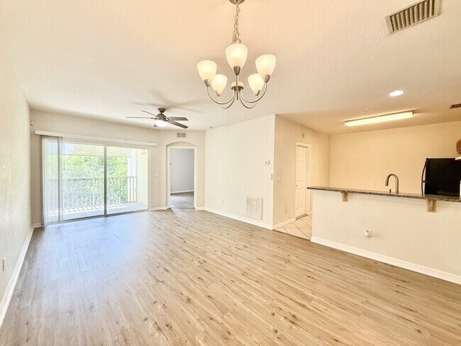 Photo - 429 Newmont Cir