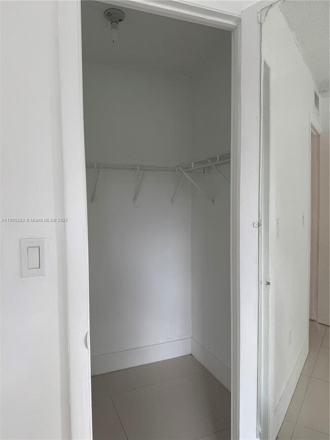 Photo - 9460 Fontainebleau Blvd Unit 331