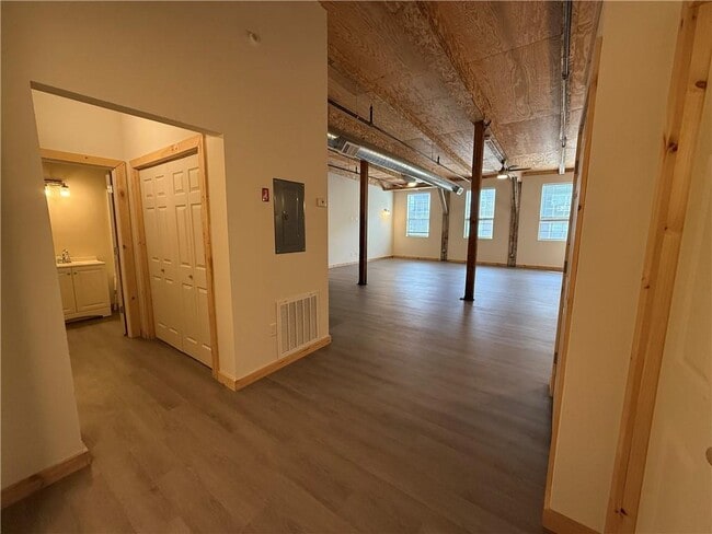 Photo - 327 Pine St Unidad 112