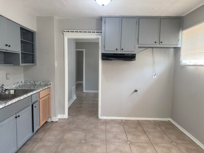 Photo - 1770 Sugarloaf St