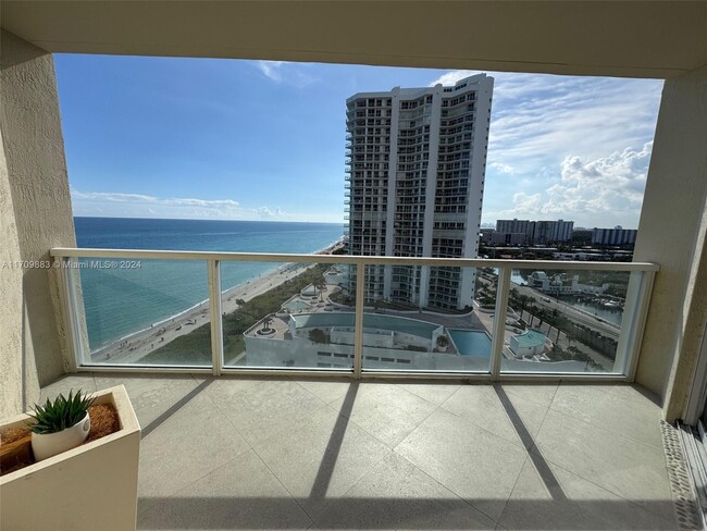 Photo - 16699 Collins Ave Condominio Unidad 1610