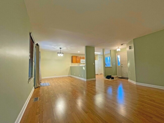 Photo - 2043 Orchard Ln