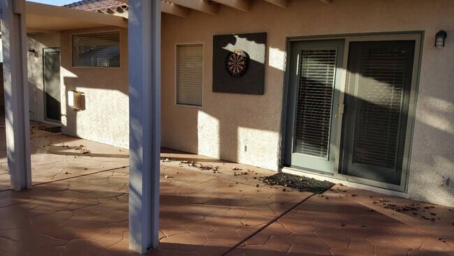 Photo - 3 BEDROOM 2 CAR GARAGE SINGLE STORY HOME