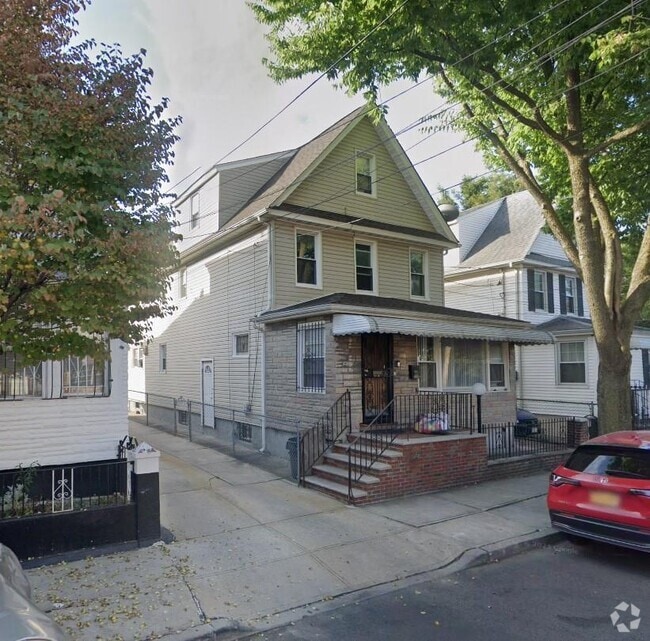 Building Photo - 146-06-146105 105th Ave Rental