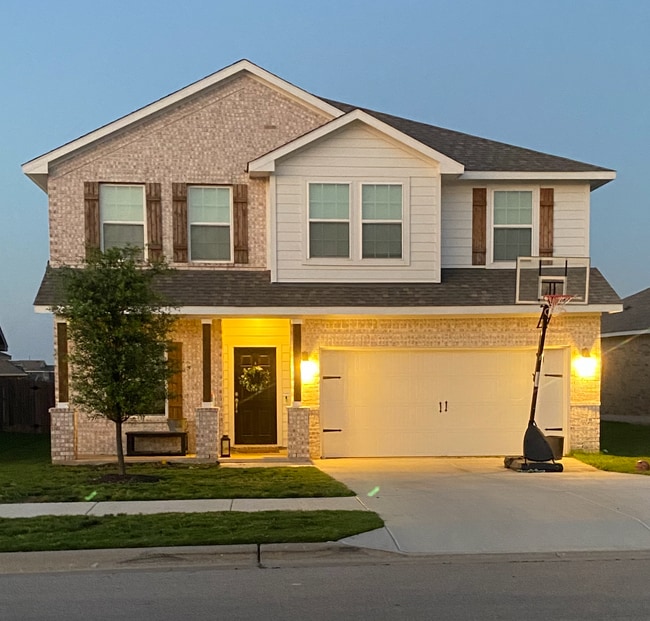 Exterior - 1108 Whipple Tree Trl House