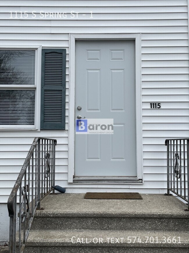 Building Photo - 1115 S Spring St Unit 1