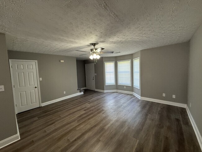 Photo - 233 Westchester Cir