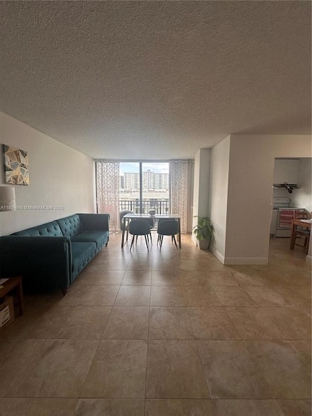 Building Photo - 17021 N Bay Rd Unit 710 Rental