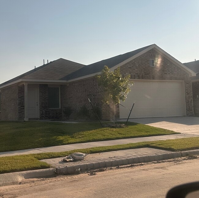 Building Photo - 905 Shady Oaks Dr Rental