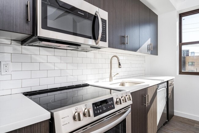 Building Photo - 201 Cornelison Ave Unit 206 Rental