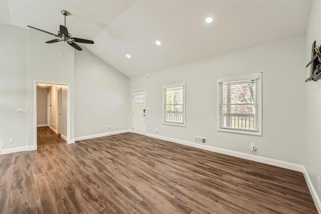 Photo - 459 Holcomb Bridge Rd