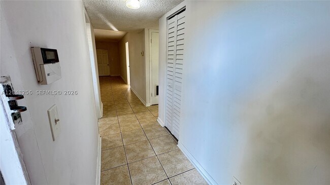 Photo - 5525 N Lakewood Cir Unit 215