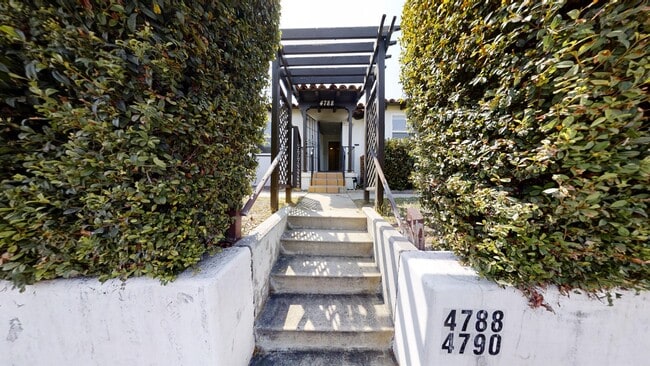 Photo - 4788 College Ave