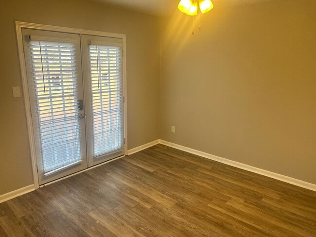 Photo - 2309 Evelyn Ln Unit 2309 H