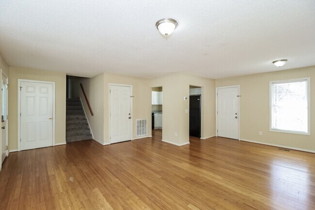 Photo - 429 Ivy Crest Dr