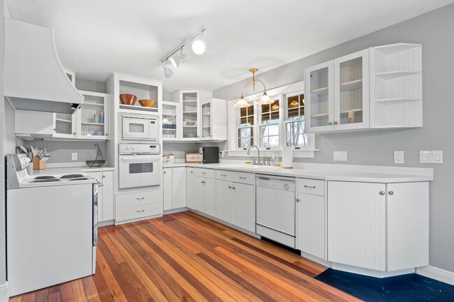 Photo - 5265 Old West Lake Rd