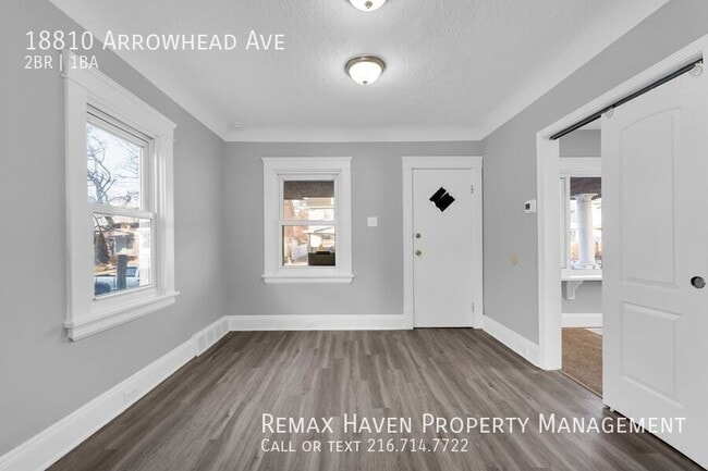 Photo - 18810 Arrowhead Ave