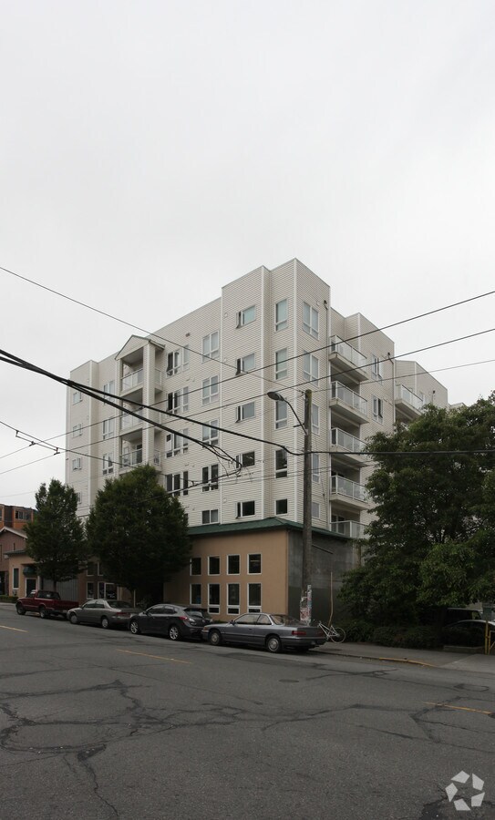 Capitol Steps Apartments - Capitol Steps Apartments