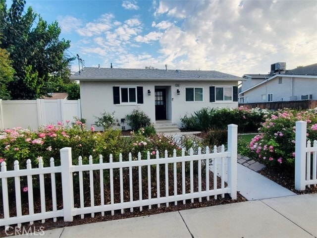 Photo - 25461 Cole St