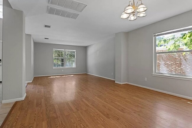 Building Photo - 5720 Wharton Dr