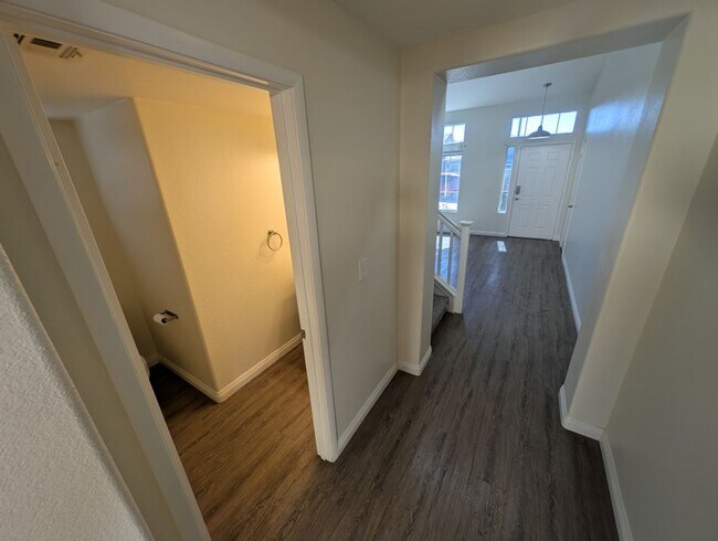 Photo - 4622 English Lavender Ave