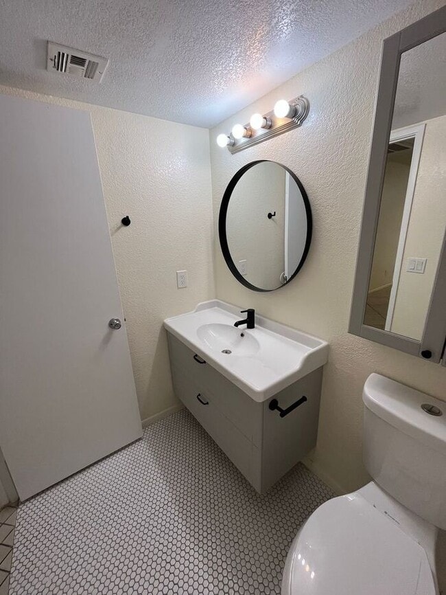 Photo - 1201 S McClintock Dr