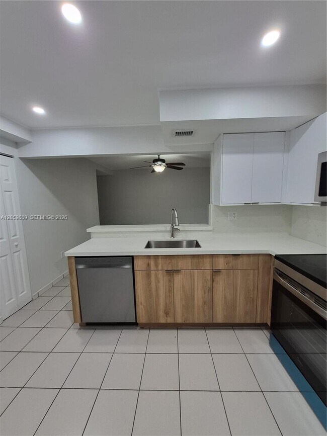 Photo - 9447 Fontainebleau Blvd Unit 113