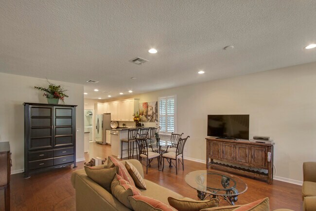 Photo - 1168 S Community Dr