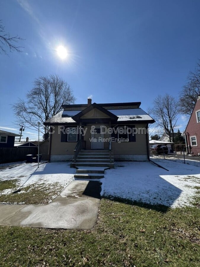 Photo - 1001 Southport Ave