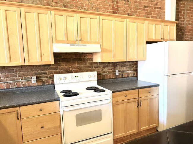 Photo - 126 W Main St