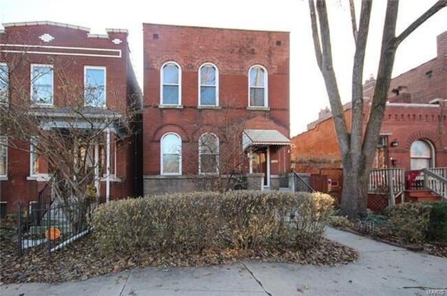Building Photo - 4440 Gibson Ave Unit 4440-B Gibson Ave