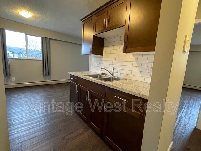 Photo - 235-235 Husch Rd