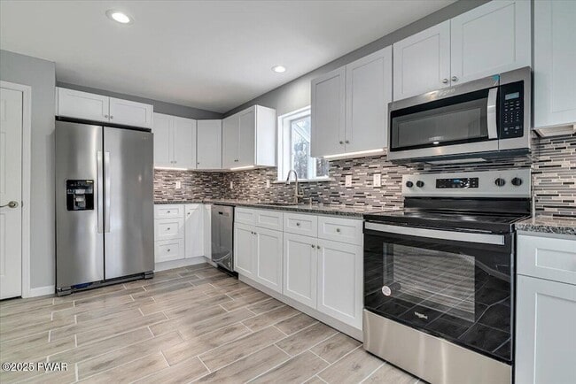 Photo - 502 Carrock Way