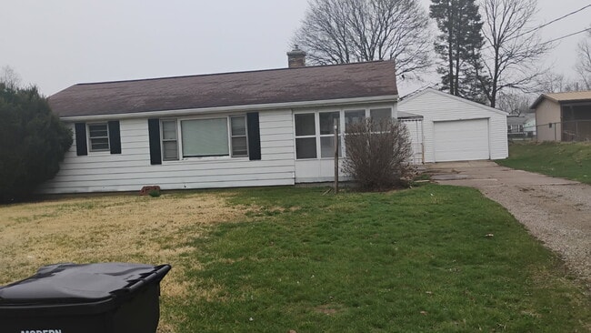 Photo - 428 Peacock Walk