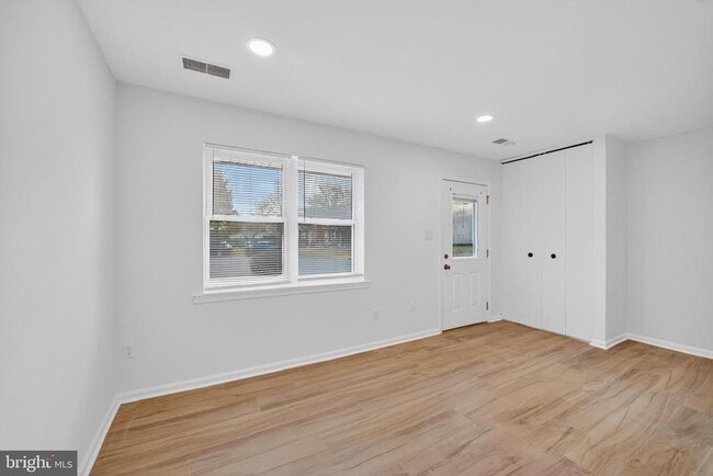 Building Photo - 224 Moore Dr