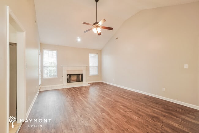 Photo - 1182 Branchwood Trail