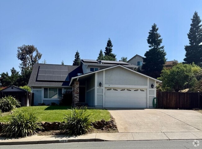 Building Photo - Beautiful 4-Bedroom, 3-Bath Home with Pool...