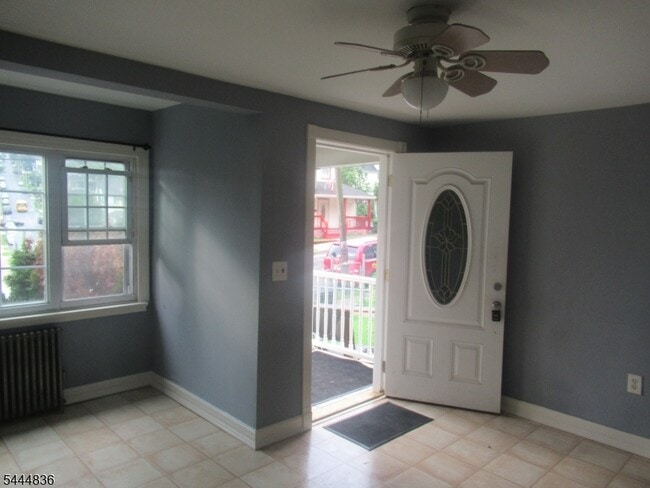 Photo - 137 Thompson Ave