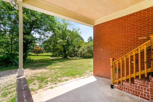 Photo - 3304 Sunset Rd