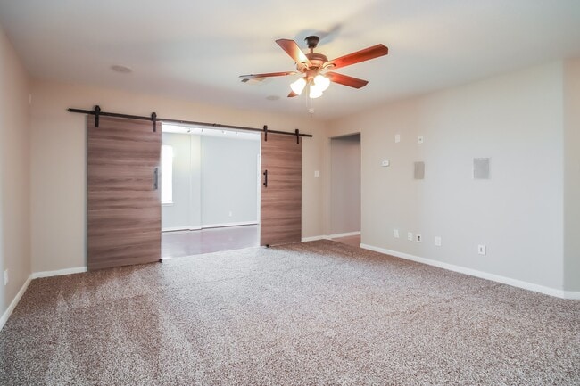 Building Photo - 9518 Peridot Green Dr