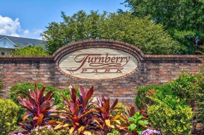 Building Photo - 2021 Silvercrest Dr Unit B