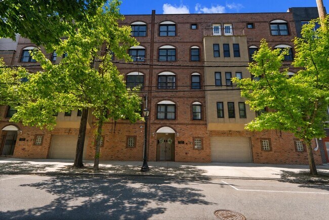 218 Jackson St Unidad 7B