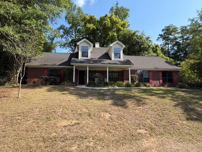 Building Photo - Beautiful Large home off of Mahan