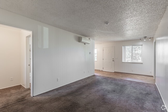 2BR, 1BA - 980SF - Living Room - Garden Villa