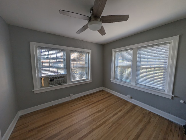 Photo - 129 E 46th St
