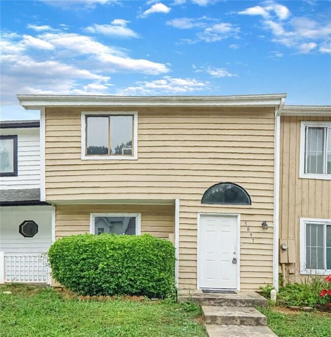 Building Photo - 5847 Trent Walk Dr