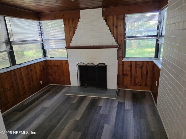 7816 Catawba Dr