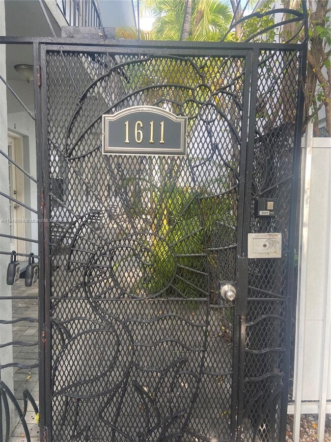 Building Photo - 1611 West Ave Unit 12A Rental