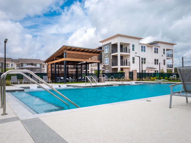 Resort-Style Pool with Baja Tanning Shelf - The Waters at Crestview Rental