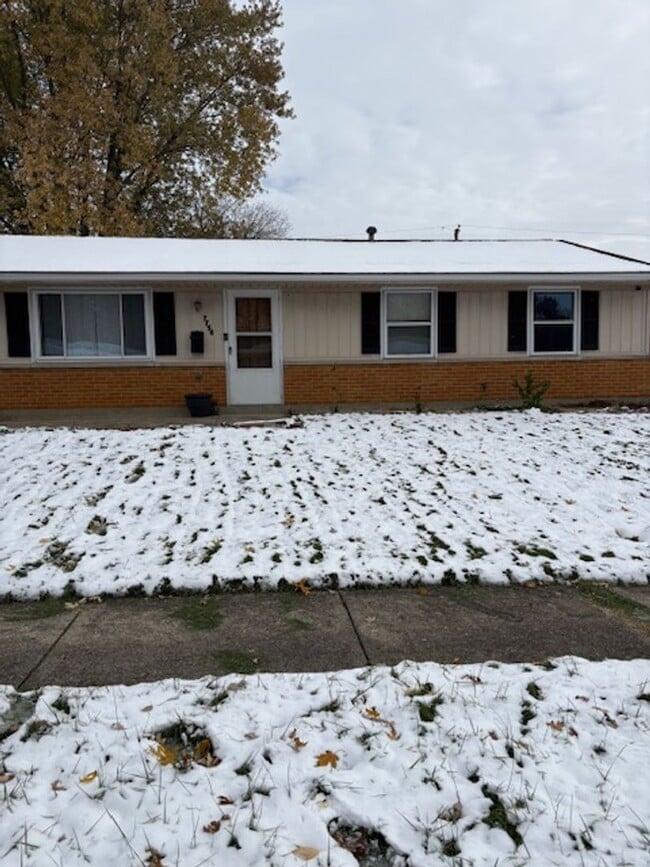 Photo - 3 Bedroom, 1 1/2 Bath Home in Huber Heights